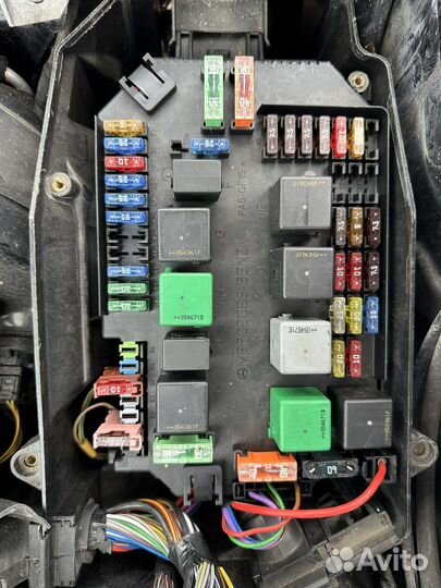 Блок предохранителей W221