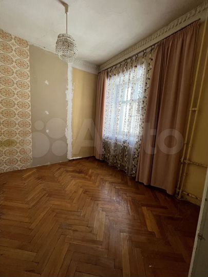 3-к. квартира, 81,2 м², 1/4 эт.