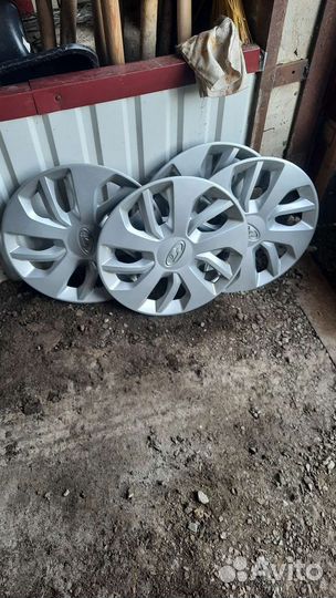 R15 Pirelli Cinturato P1 195/65, PCD 4x100 DIA 60.1