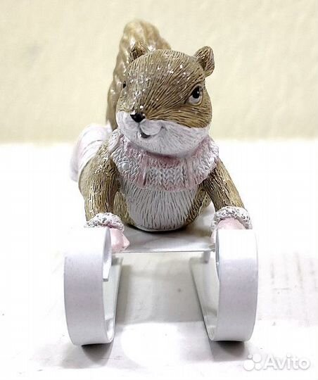 Статуэтка белка