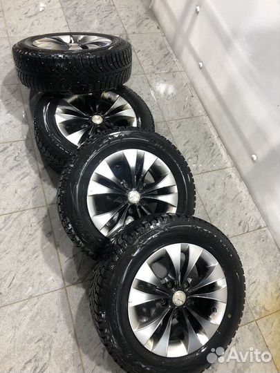 Комплект зимних колес r15