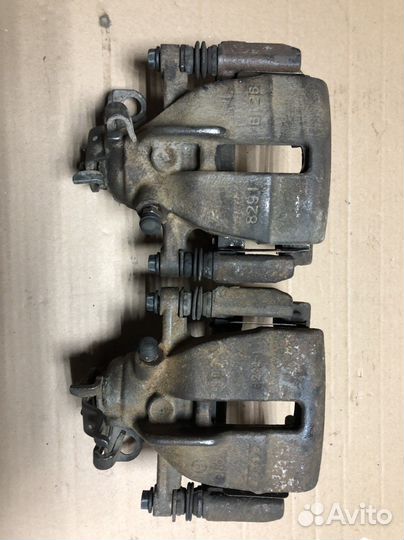 Суппорт задний левый ; правый Фольксваген Т5