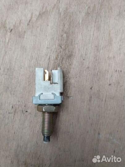 Концевик педали тормоза Kia Spectra