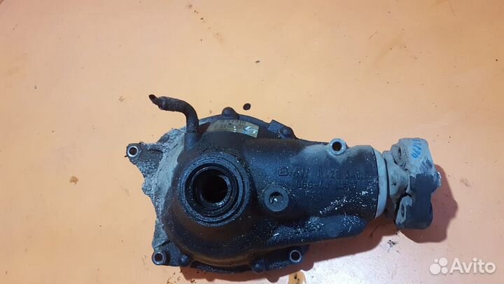 Редуктор передний на BMW X5 E53