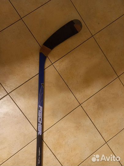 Хоккейная форма новая, клюшка правая, коньки 44