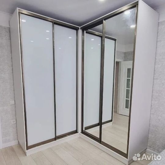 Угловой шкаф