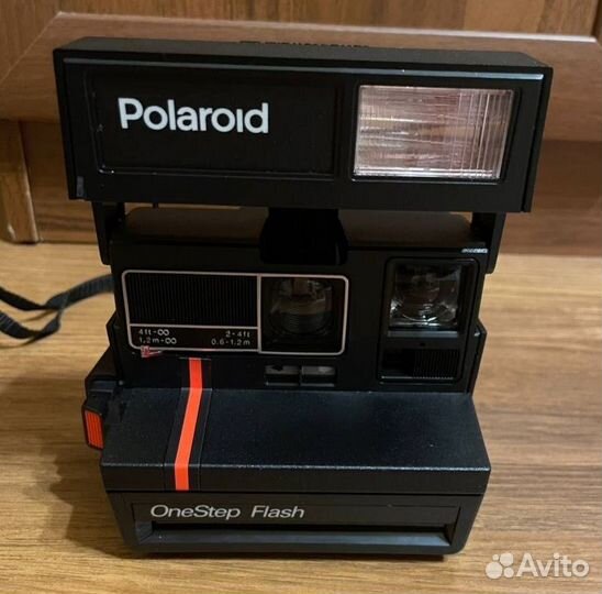 Фотоаппарат Polaroid 600 OneStep Flash Camera