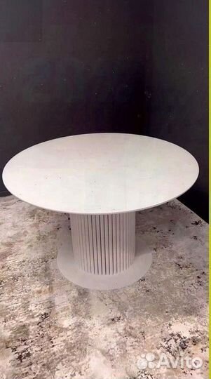 Стол новый. Столик