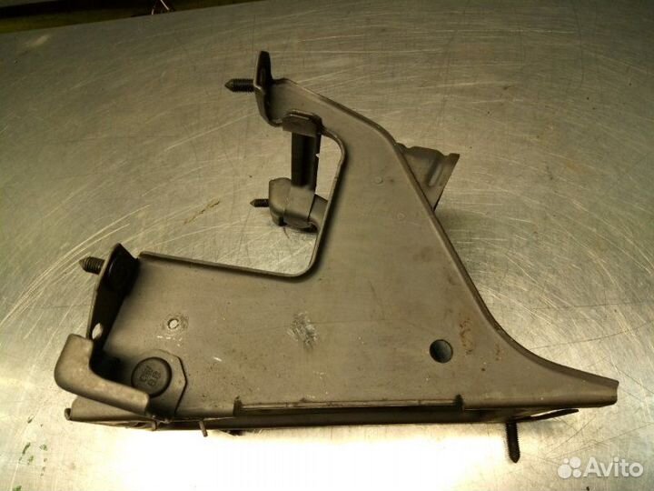 Кронштейн рулевой колонки Daewoo Nexia N150 F16D3