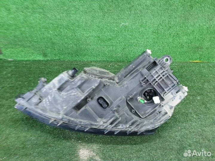 Фара правая Volkswagen Jetta