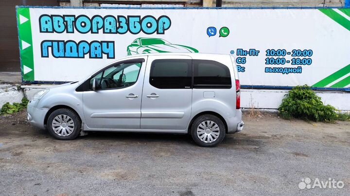 Лонжерон передний правый Citroen Berlingo 2. Дефек