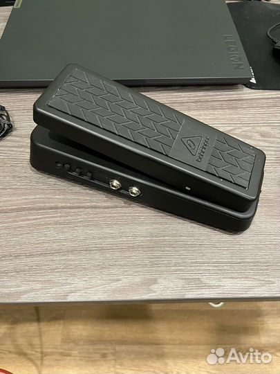 Hellbabe HB01 Wah-Wah