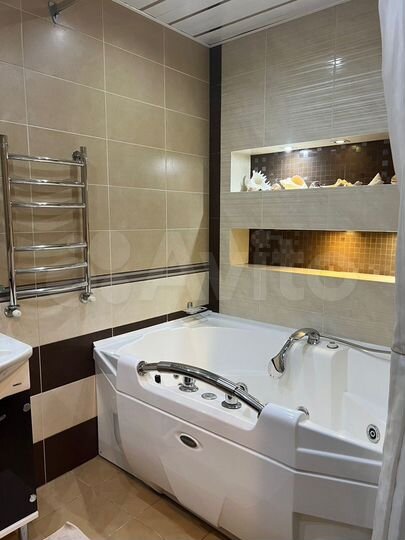 3-к. квартира, 126 м², 13/17 эт.