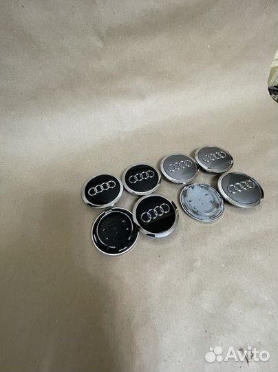 Комплект Ступичные колпачки audi 69мм черные серые