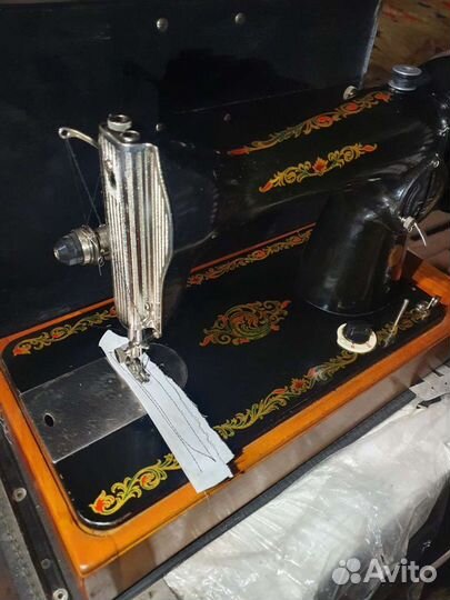 Швейная машина Подольск 2м ручная