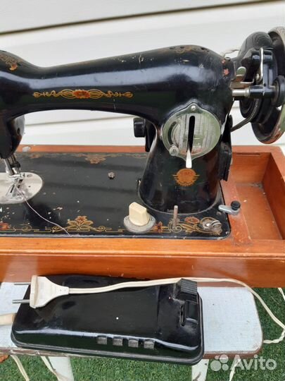 Швейная машина бу электрическая