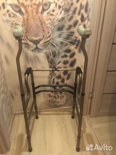 Ходунки с подмышечной опорой