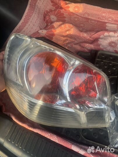 Задний левый фонарь mitsubishi outlander