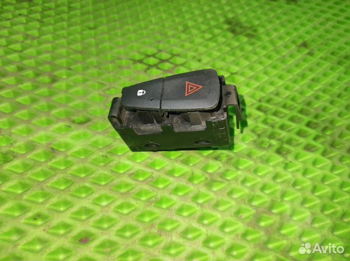 Блок кнопка аварийной сигнализации Renault Fluence