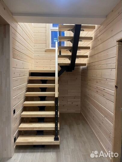 Лестница на металлокаркасе