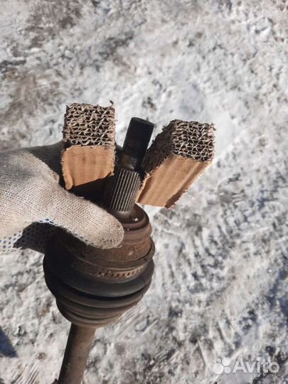 Привод передний левый Golf 4 1.4 AXP 2001