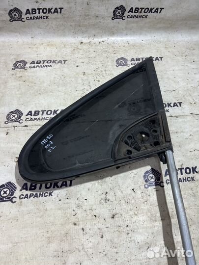 Форточка передняя левая Пежо 307