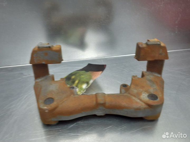 Скоба суппорта переднего