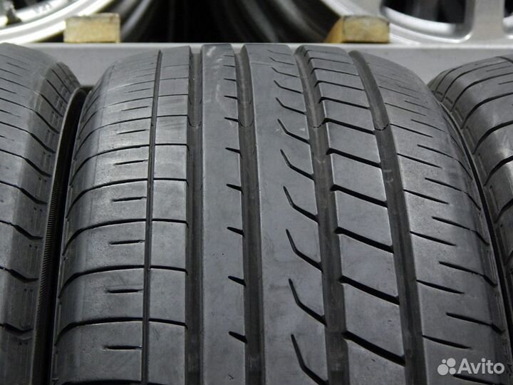 Yokohama A.Drive AA01 215/60 R17