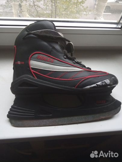 Коньки хоккейные