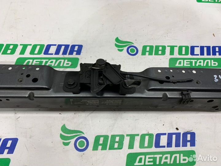 Планка радиаторов передняя Opel Astra J хетчбек