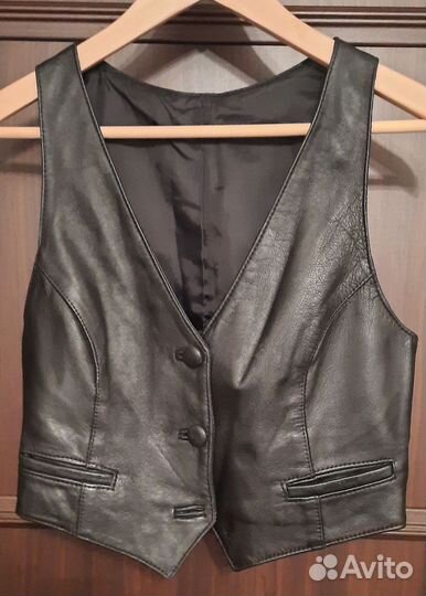 Кожаный женский костюм из 4 предметов 42р