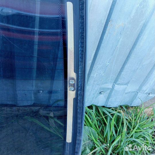 Стекло заднее Chevrolet Aveo T250 B12D1 2008