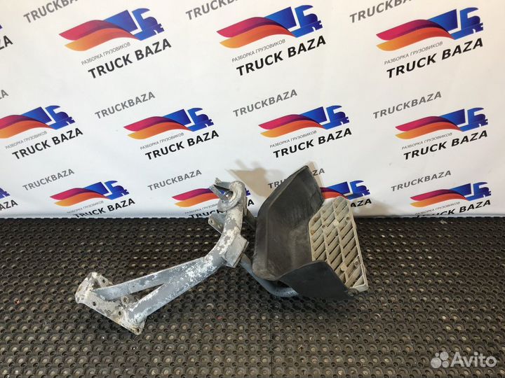 Кронштейн подножки Разные Автомобили