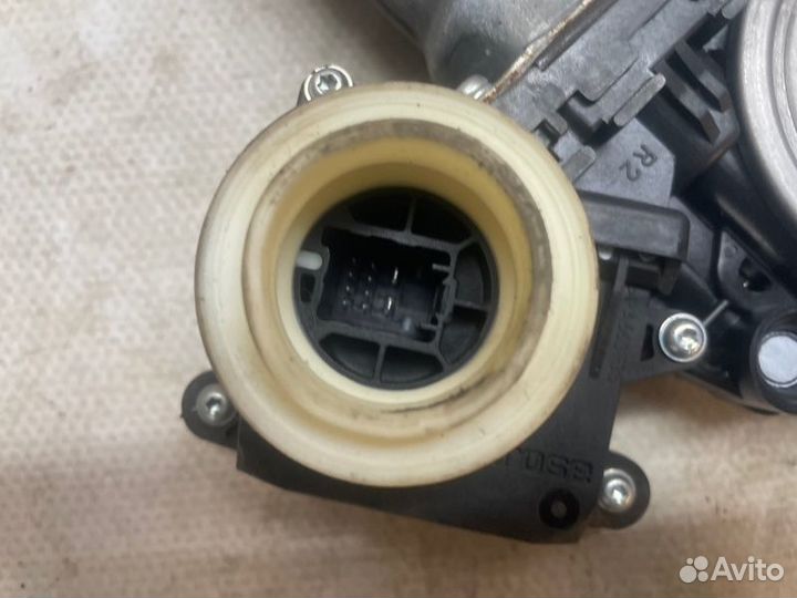 Стеклоподъемник передний правый Toyota Corolla