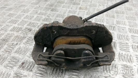 Суппорт тормозной передний правый mazda 3 1 (89G16