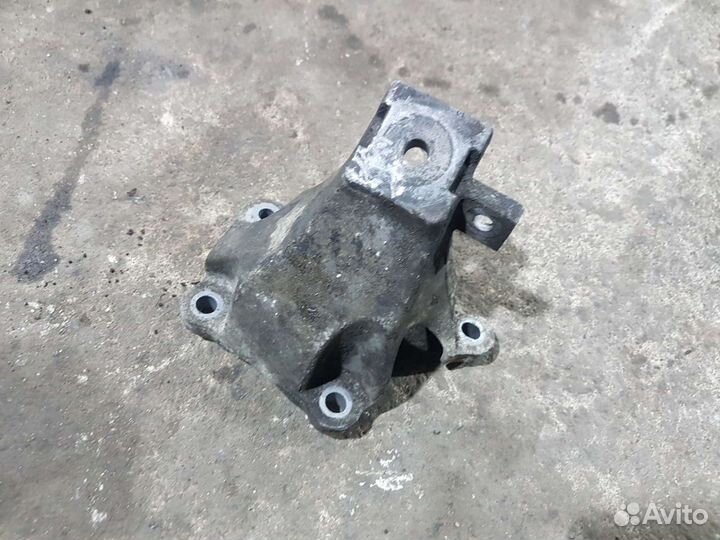 Кронштейн двигателя ауди а6 с6