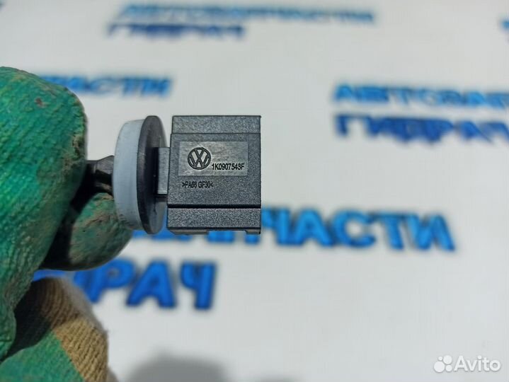 Датчик температуры Volkswagen Tiguan 1K0907543F