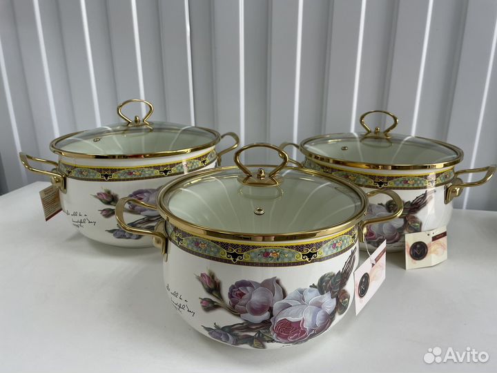 Кастрюля эмалированная