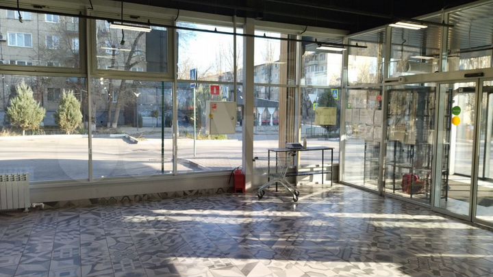 Торговая площадь, 20 м², Вучетича, 21