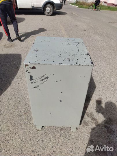 Сейф металлический