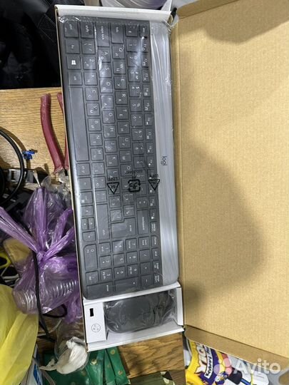Беспроводная клавиатура и мышь logitech MK470 slim