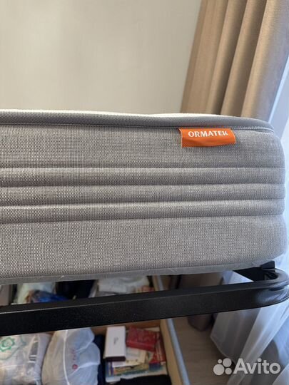 Кровать с подъемным механизмом