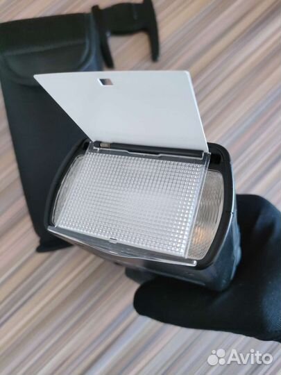 Вспышка Yongnuo YN560 iii