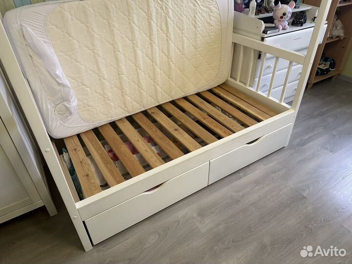 Детская кровать домик