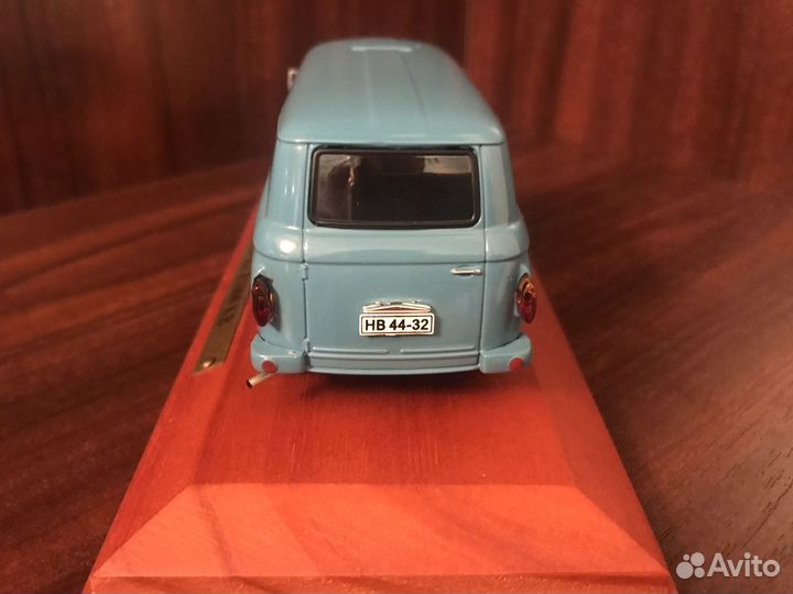 Модель автомобиля 1/43 Barkas R1000 KB