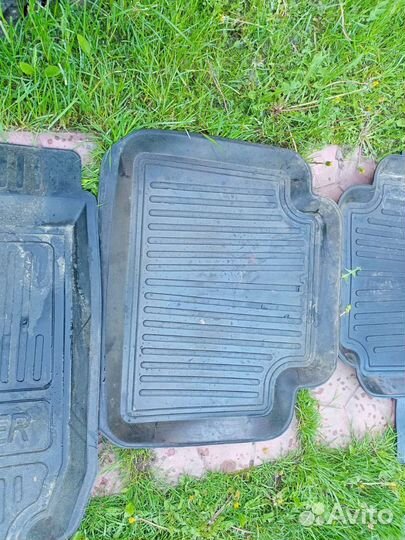 Автомобильные коврики резиновые