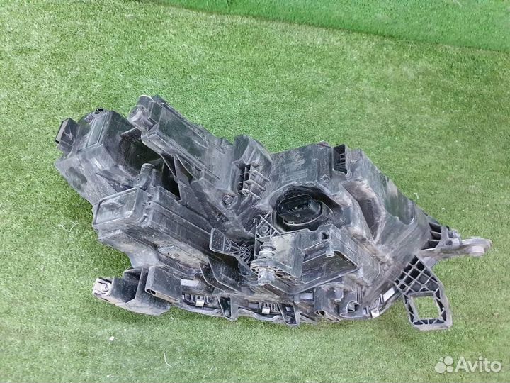 Фара левая Volkswagen Polo