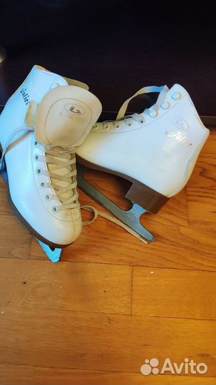 Коньки фигурные 32