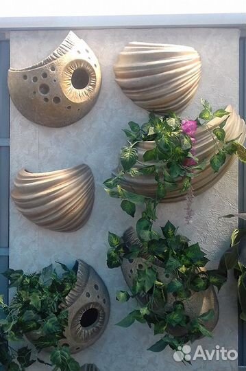 Вазон настенный