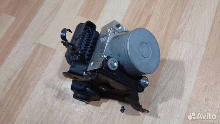 Блок ABS F2 toyota Fortuner (2015- н.в.)